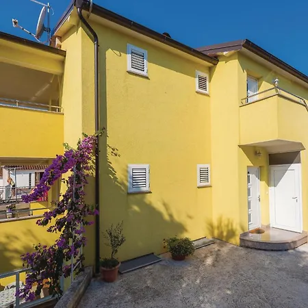 Sibenska Vi Daire Rogoznica (Sibenik-Knin)